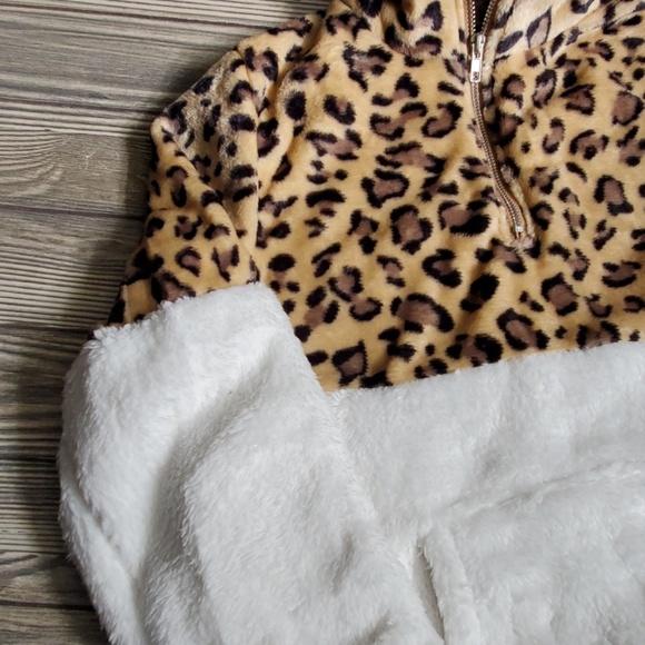 Leopard Faux Fur Half Zip Sweater L - Picture 5 of 6
